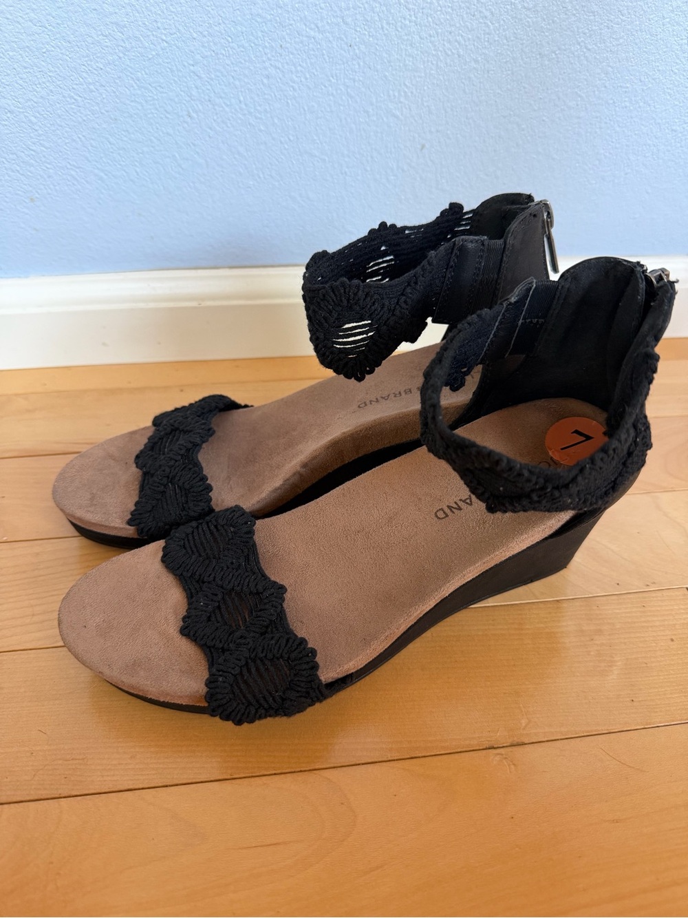 Lucky brand Kayden wedge crochet sandals size 7